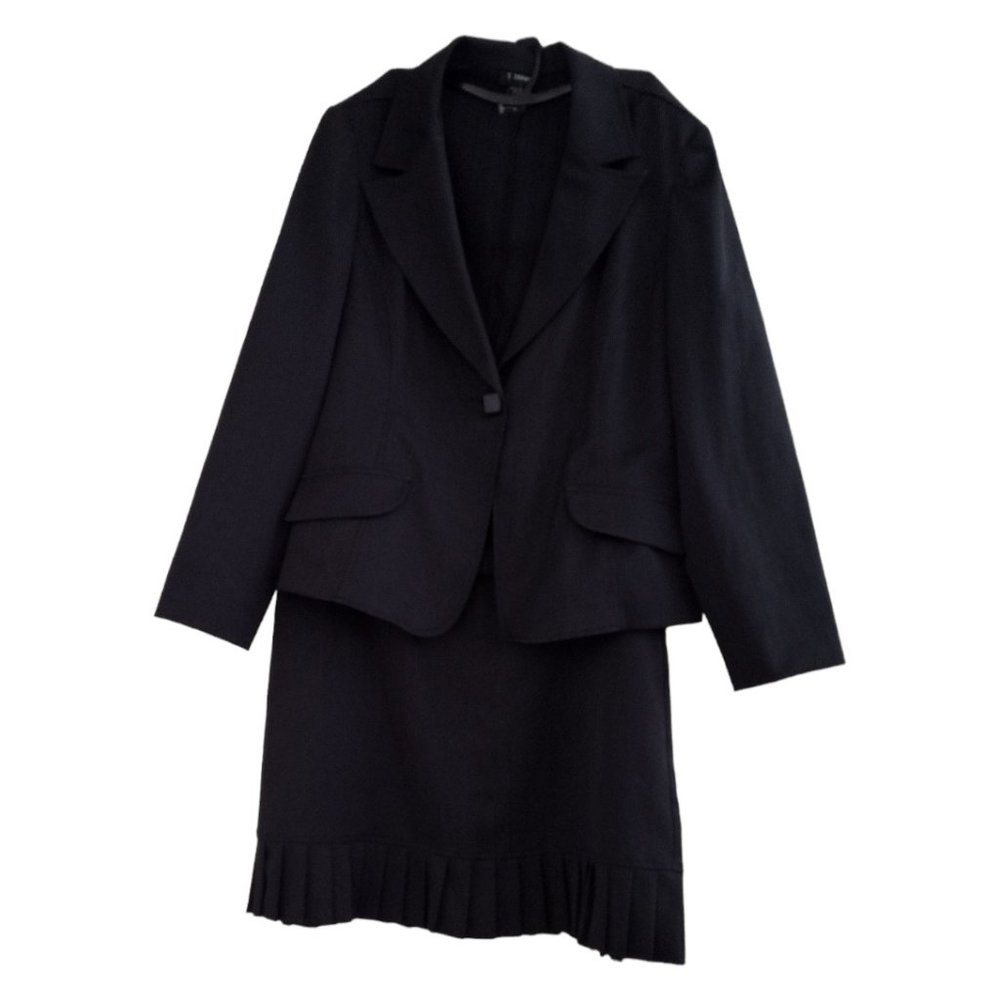 T. Milano Two Piece Suit Black Color, Size 16